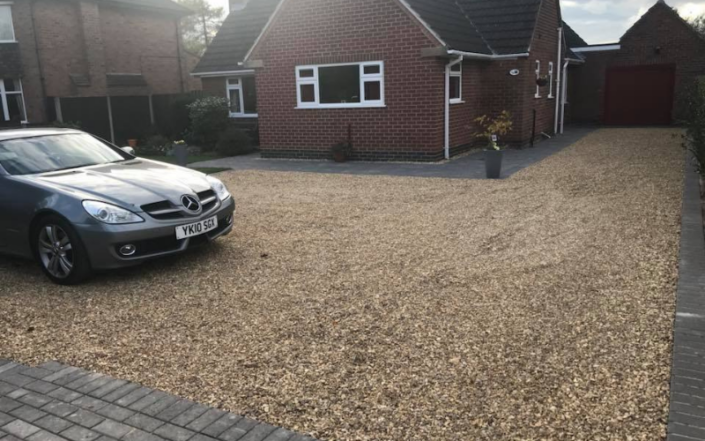 gravel driveway completed in Bracknell